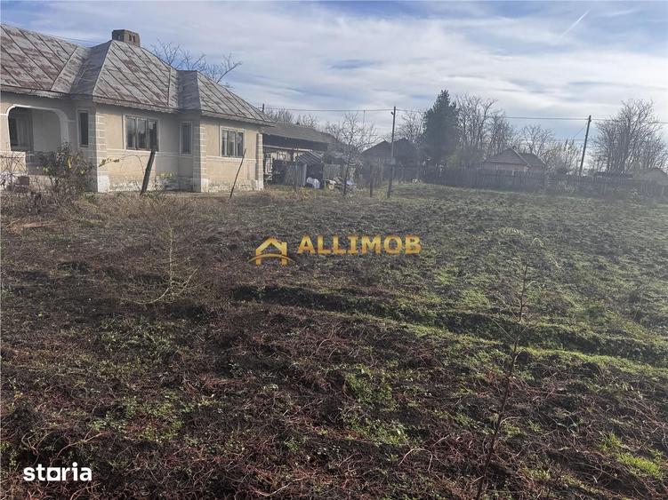 Casă cu 4 camere cu Teren 1550 Mp în Fulga