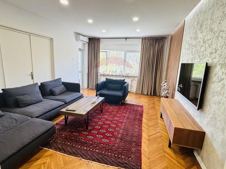 Apartament cu 4 camere decomandat în Kiseleff