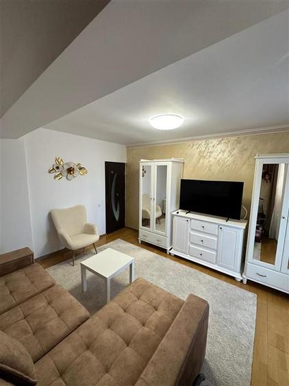 Apartament cu 2 camere decomandat, mobilat în Central