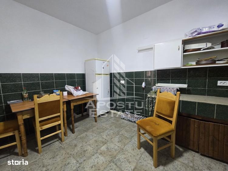 Casă cu 4 camere în Central
