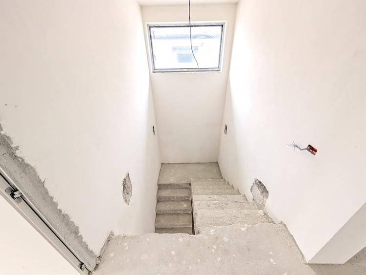 Casă individuală cu 6 camere cu Garaj în Tunari