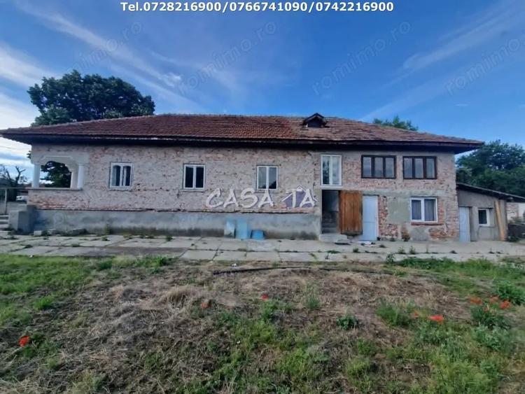 Casă cu 3 camere cu Canalizare în Slobozia