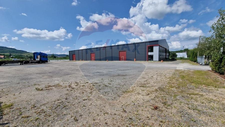 Spațiu industrial, de 2,000 mp, în Vâlcele