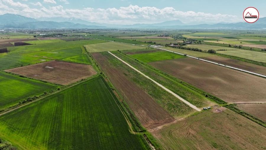 Teren Construcții intravilan de 500 mp, în Stupini