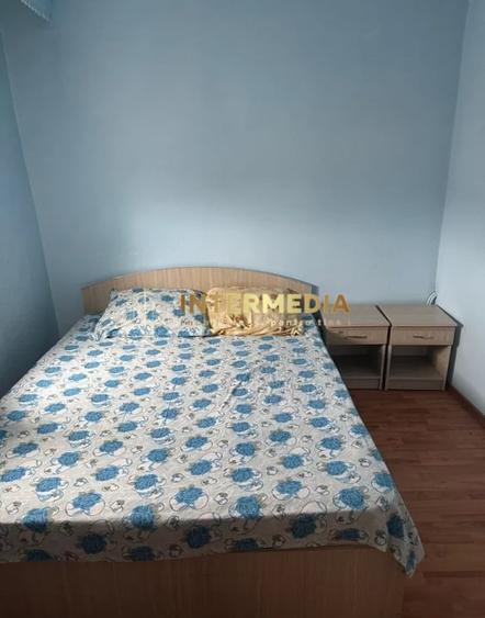 Apartament cu 2 camere semidecomandat în Cetate