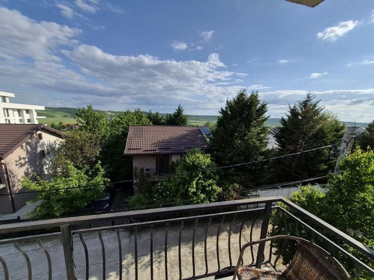 Apartament cu 3 camere decomandat în Valea Lupului
