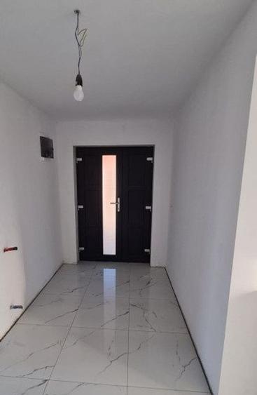 Casă cu 5 camere cu Teren 825 Mp în Muntenii de Sus