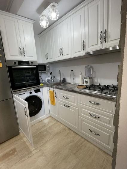 Apartament cu 2 camere semidecomandat în 9 Mai
