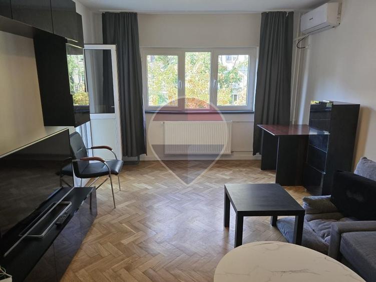 Apartament cu 2 camere decomandat, mobilat în Sebastian