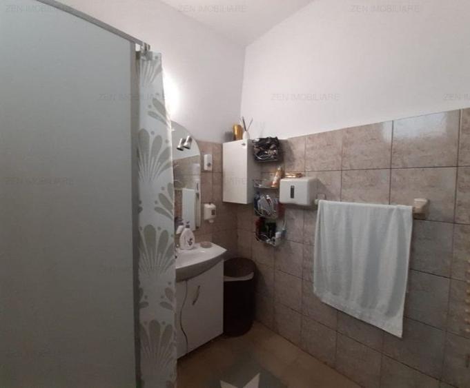 Casă cu 3 camere cu Canalizare în Gruia