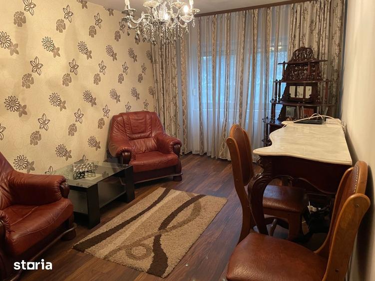Apartament cu 3 camere decomandat în 9 Mai