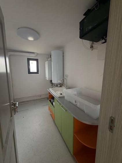 Casă individuală cu 5 camere cu Canalizare în Central