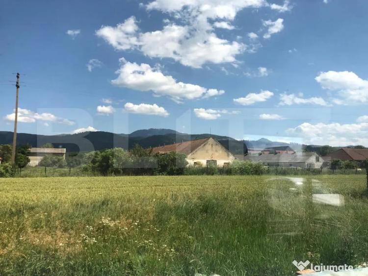 Casă cu 3 camere cu Teren 610 Mp în Cristian