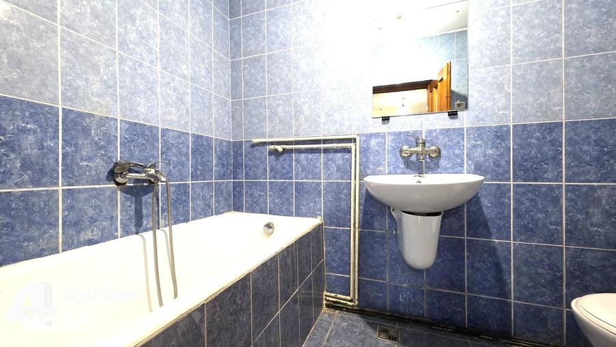 Casă cu 4 camere cu Teren 2091 Mp în Central