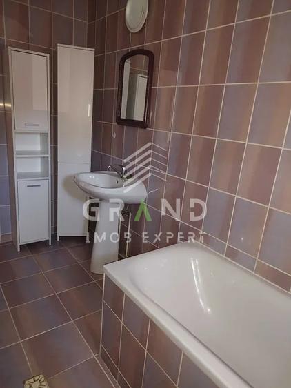 Casă individuală cu 3 camere cu Canalizare în Jucu de Mijloc