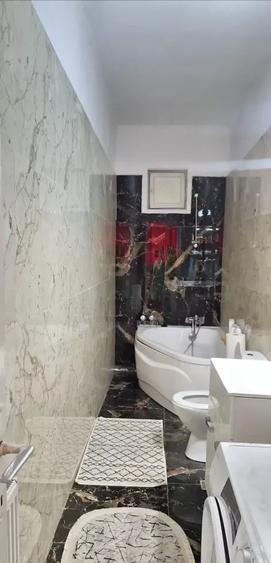 Casă individuală cu 6 camere cu Canalizare în Aradului