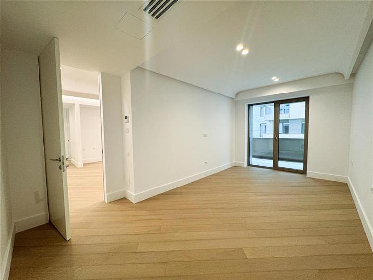 Apartament cu 3 camere decomandat în Iancu Nicolae
