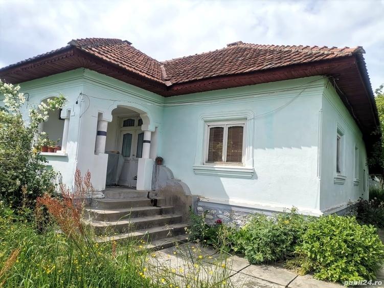 Casă cu 4 camere cu Teren 1300 Mp în Baia de Fier