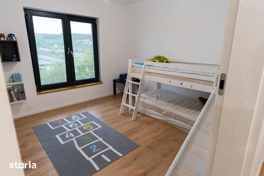 Casă cu 5 camere cu Teren 820 Mp în Baciu