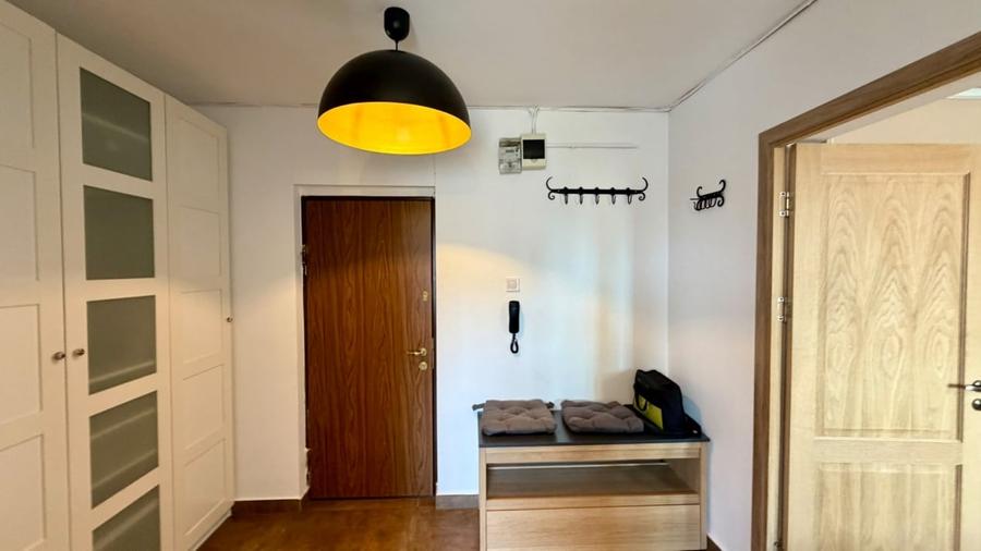 Apartament cu 2 camere semidecomandat, mobilat în Turda