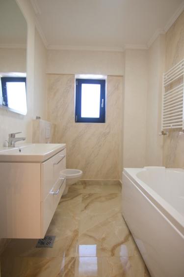 Apartament cu 2 camere decomandat în Păcurari