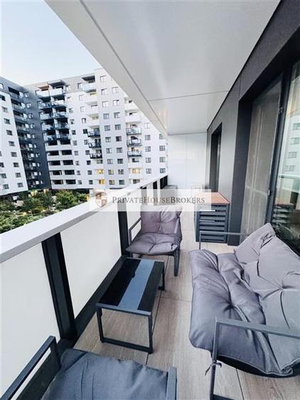 Apartament cu 3 camere semidecomandat, mobilat în Pipera