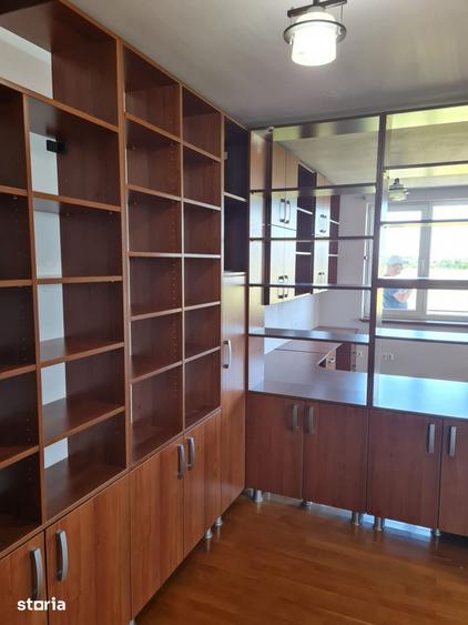 Apartament cu 4 camere decomandat în Ștrand