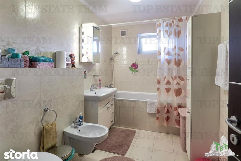 Casă cu 10 camere cu Teren 530 Mp în Agigea