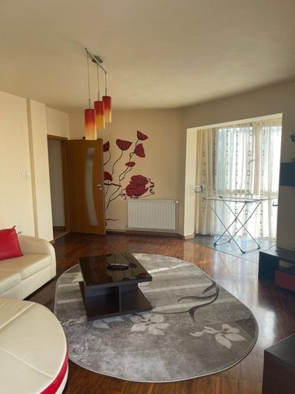 Apartament cu 3 camere decomandat, mobilat în Central