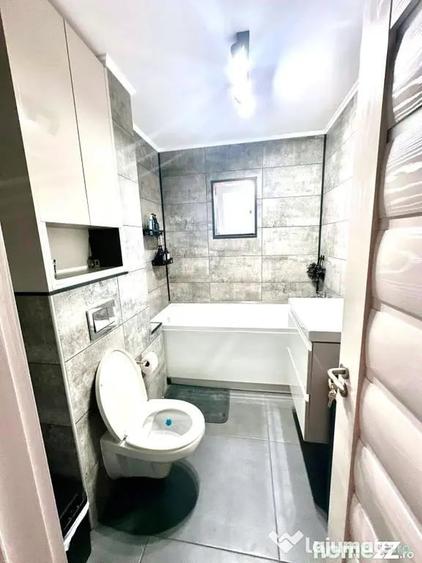 Apartament cu 3 camere decomandat în Poarta 6