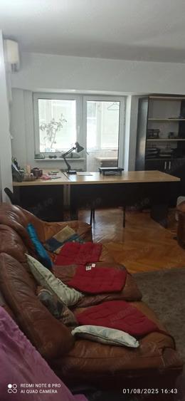Apartament cu 3 camere decomandat în Libertății