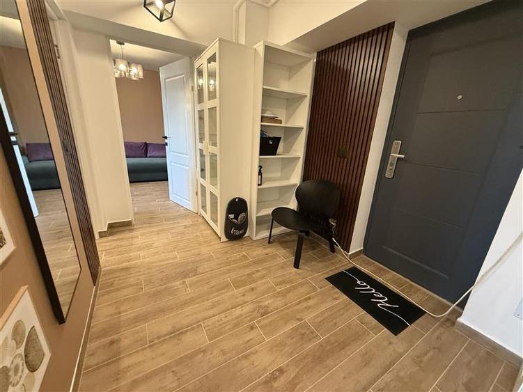Apartament cu 3 camere decomandat în Ultracentral