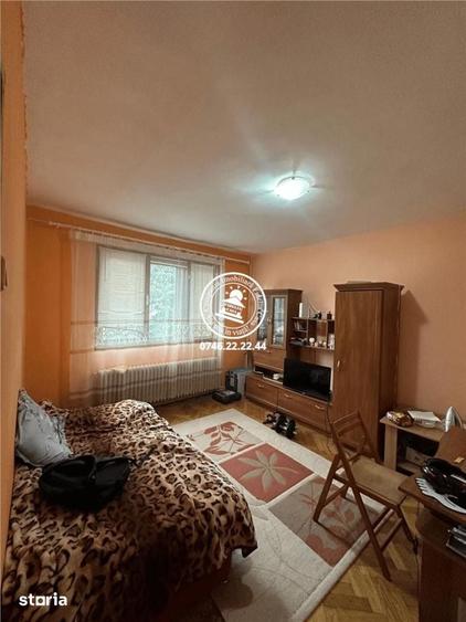 Apartament cu 2 camere decomandat în Bucșinescu