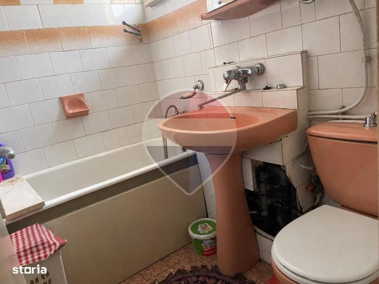 Apartament cu 3 camere, decomandat, et 10, str Alecu Russo - 2