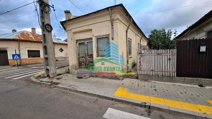 Casă individuală cu 3 camere cu Canalizare în Central