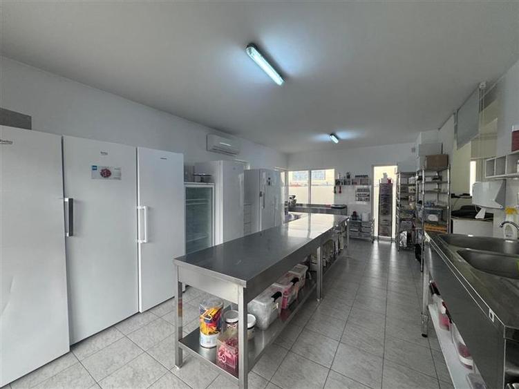 Duplex cu 4 camere cu Canalizare în Sub Coastă