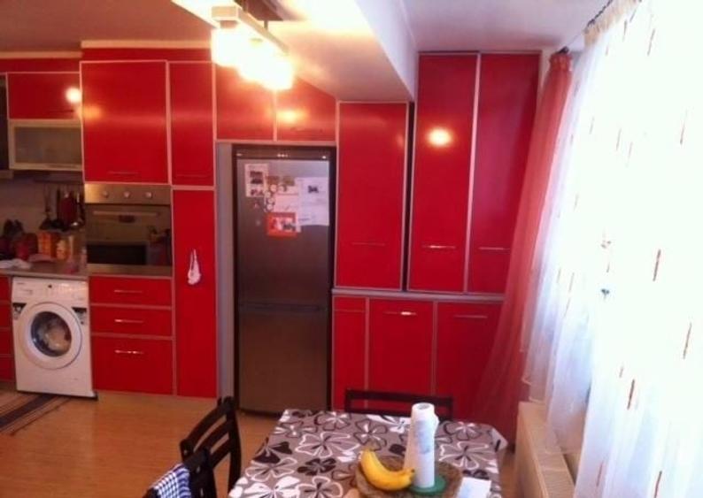 Apartament cu 3 camere decomandat în Sârbi
