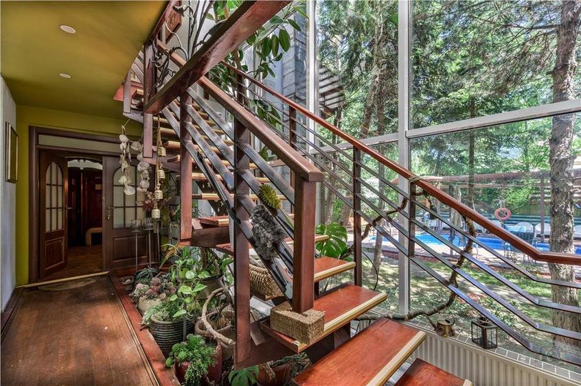 Casă individuală cu 8 camere cu Piscina în Corbeanca