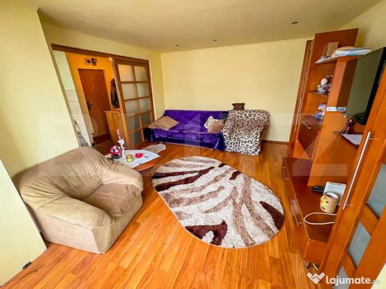 Apartament cu 4 camere decomandat, mobilat în Gojdu