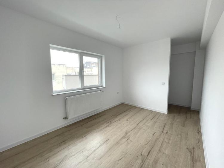 Penthouse cu 5 camere decomandat în Kogălniceanu