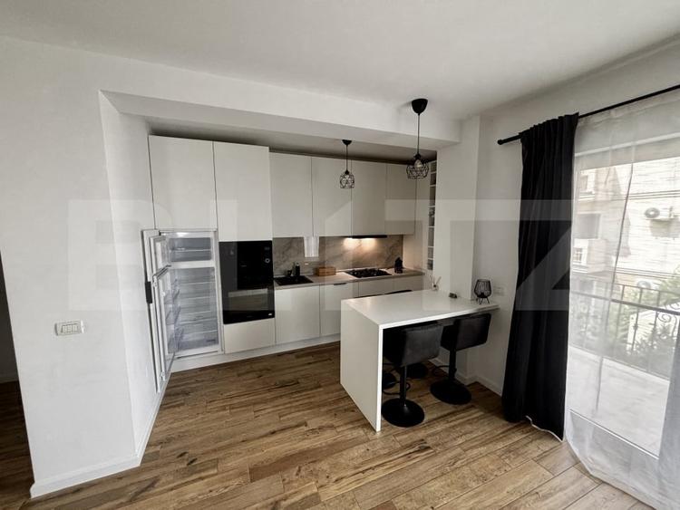 Apartament cu 2 camere semidecomandat, mobilat în Dumbrăvița