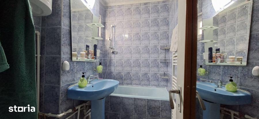 Apartament cu 4 camere decomandat, mobilat în Micro 39