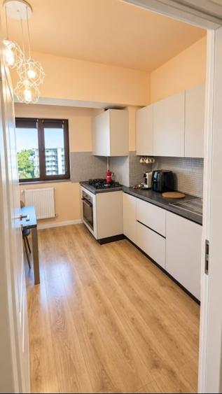 Apartament cu 3 camere decomandat, mobilat în Sisești