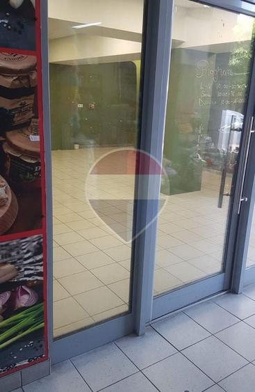 Spațiu comercial, de 48 mp, în Domenii