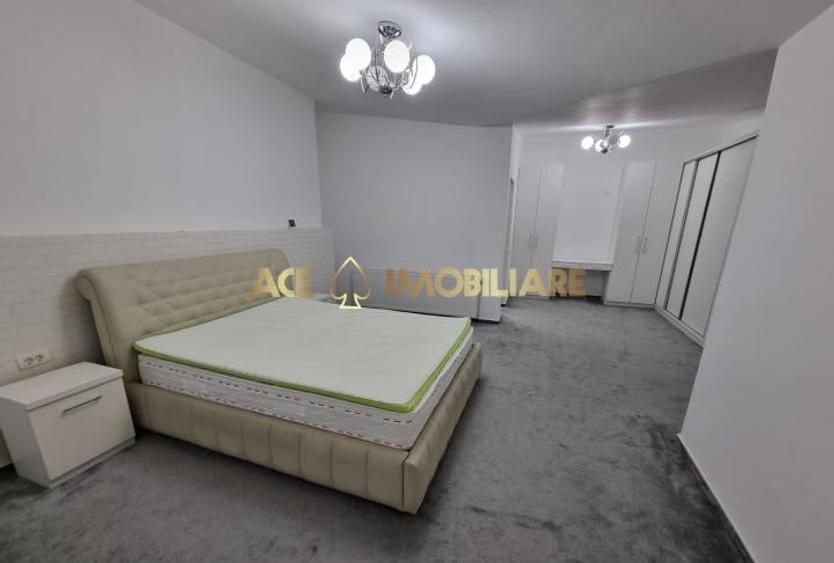 Casă individuală cu 5 camere cu Canalizare în Colentina