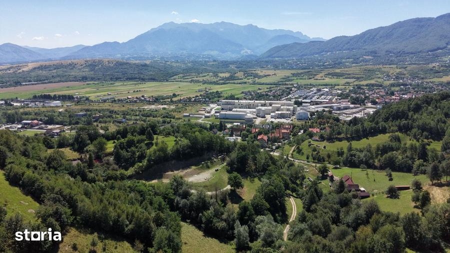 Teren de 2200 mp, în Central