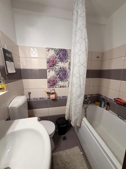 Apartament cu 2 camere decomandat în Titan