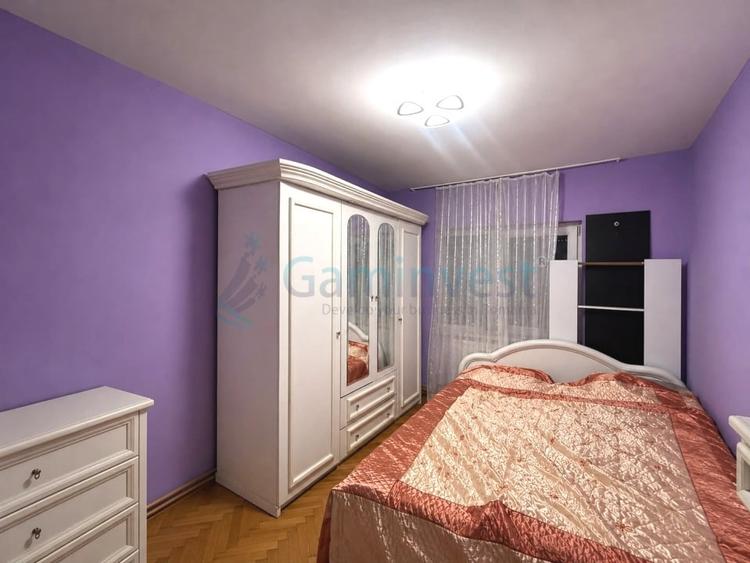 Apartament cu 3 camere decomandat, mobilat în Dacia