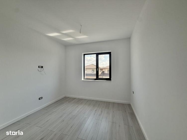 Casă cu 4 camere în Giroc