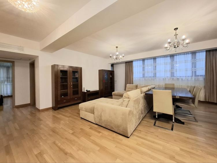Apartament cu 3 camere decomandat, mobilat în Kiseleff